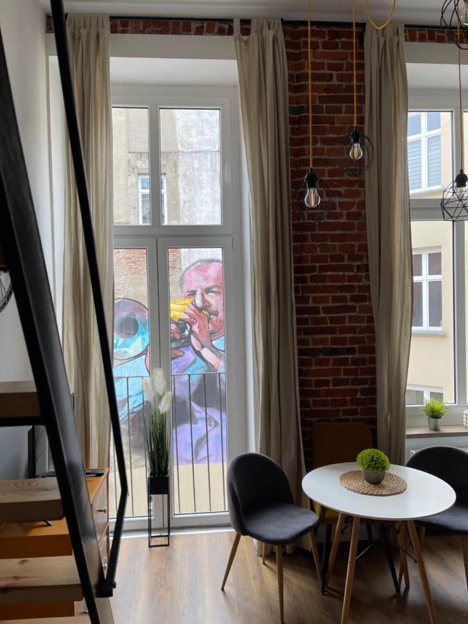 Urokliwy Loft W Ncl Kamienica Vabank 34 Lägenhet Łódź Exteriör bild