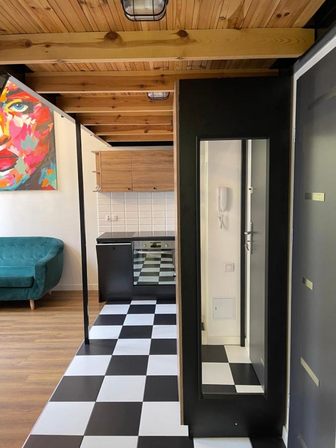 Urokliwy Loft W Ncl Kamienica Vabank 34 Lägenhet Łódź Exteriör bild